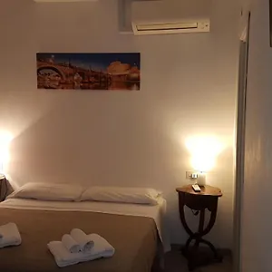 Domus Ferraro Pensión